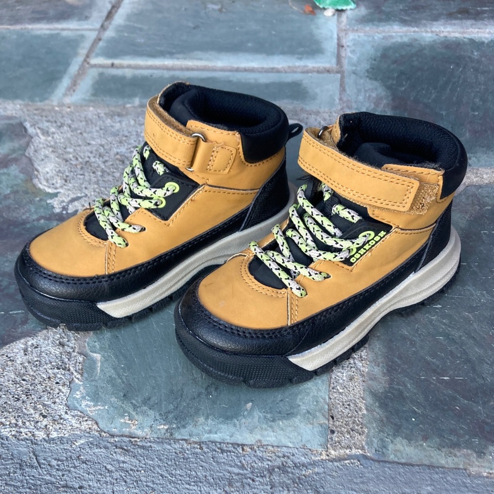 OshKosh B'gosh Tan and Black Kids Boots